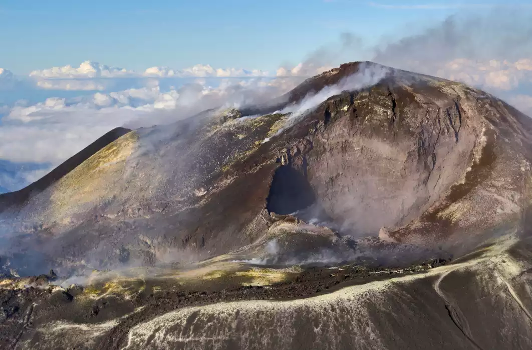 Isola di Vulcano: cosa vedere, spiagge e consigli per la vacanza