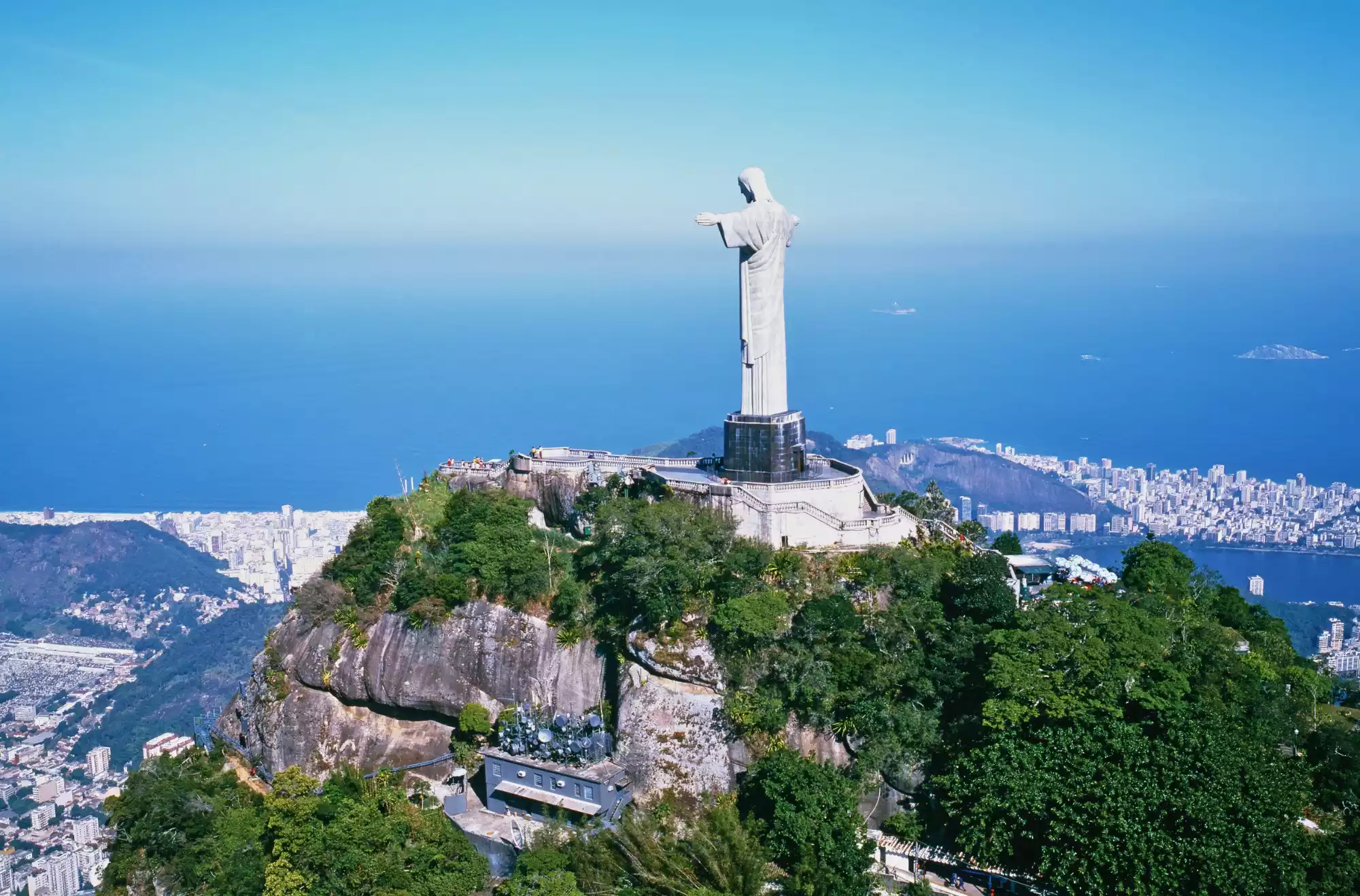 Cristo Redentore sul Corcovado con vista su Rio de Janeiro