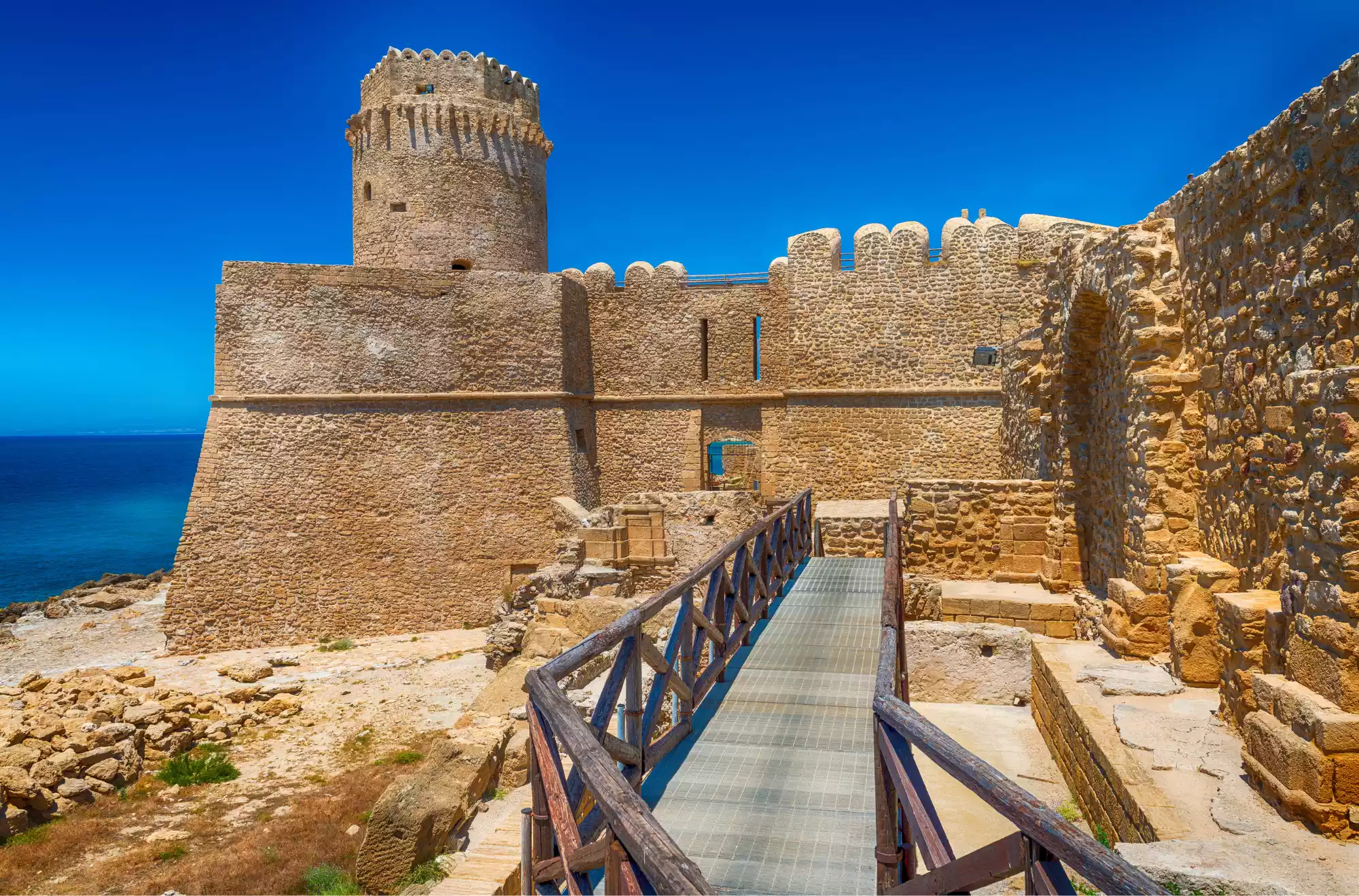 dettaglio del castello aragonese di Le  Castella in  Calabria