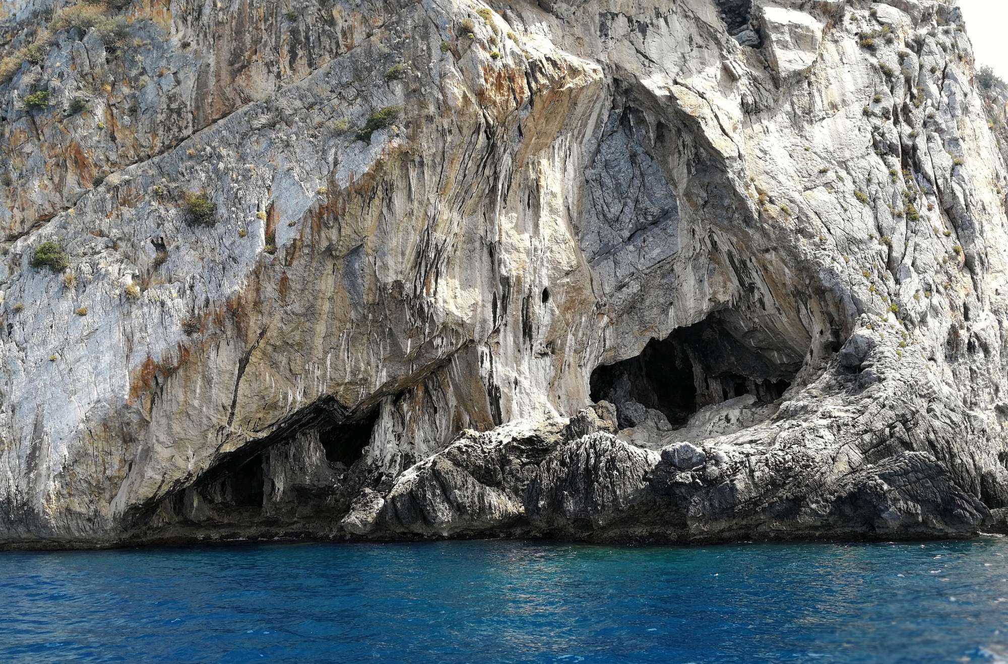 Grotta del Frontone
