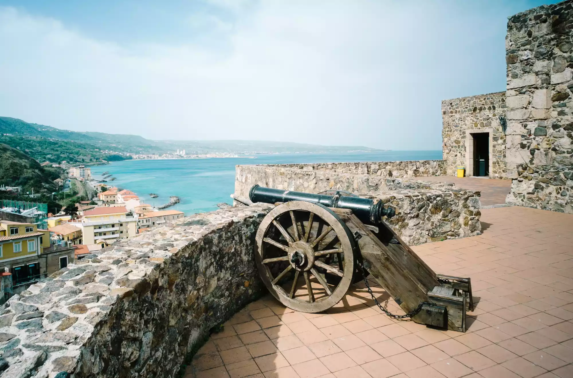 cannone-castello-mnurat-pizzo