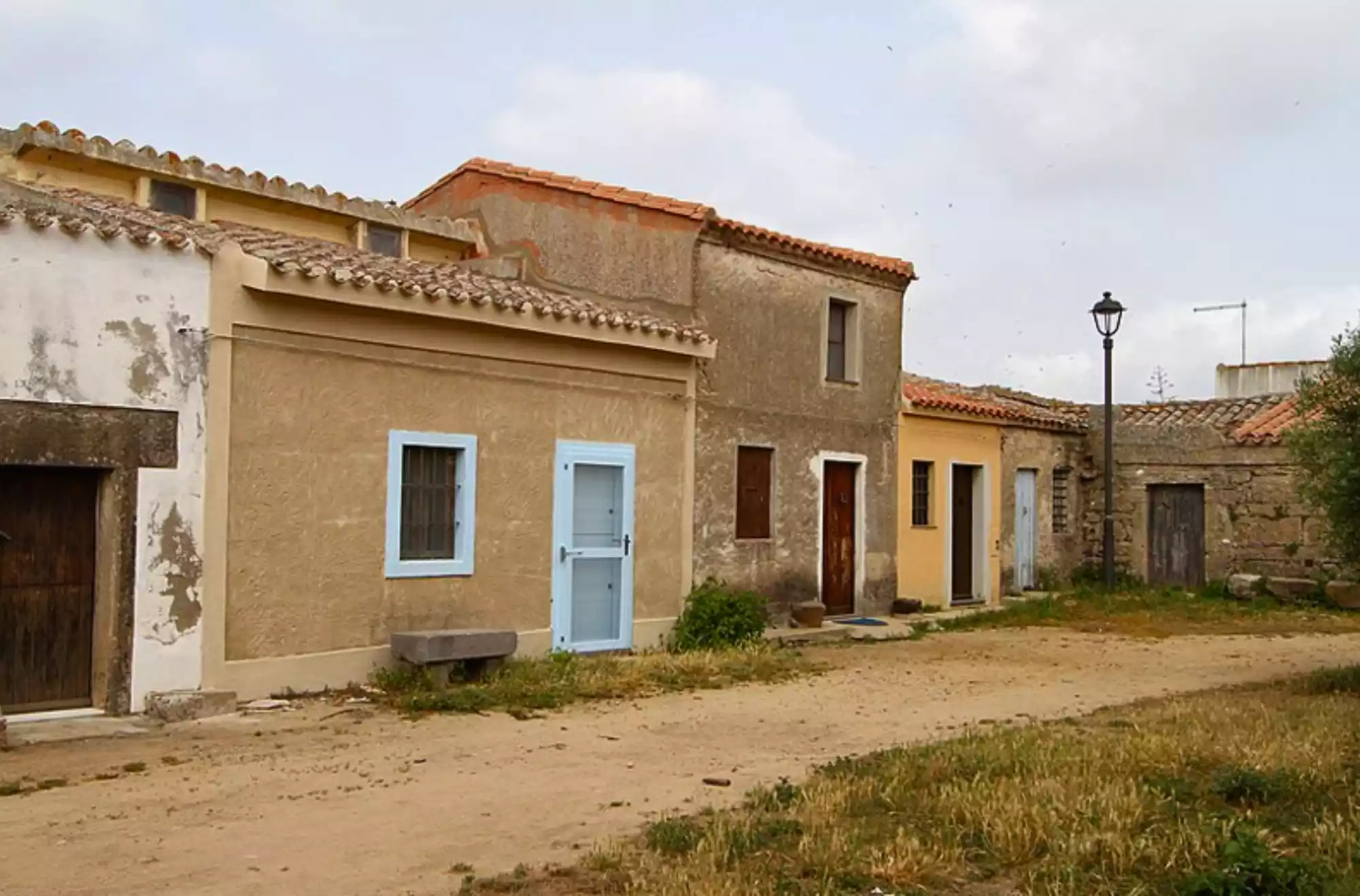 Il villaggio di San Salvatore di Sinis, scenario della Corsa degli Scalzi (Cabras)