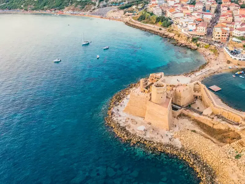 Spiaggia della Calabria con mare limpido