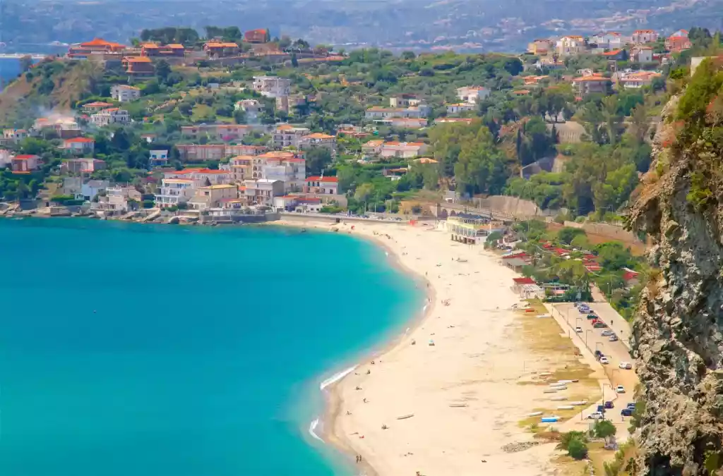 panoramica della spiaggia di Copanello nella Calabria ionica