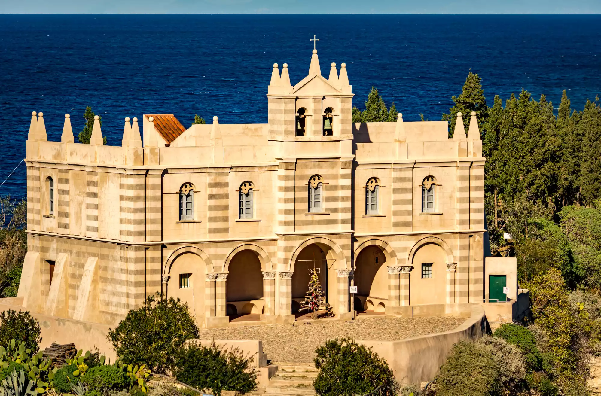 santuario di Santa Maria dell'Isola a Tropea