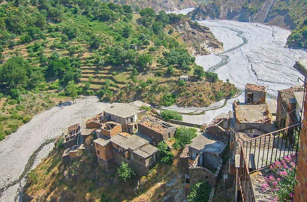 Immagine di Roghudi Vecchio in Calabria