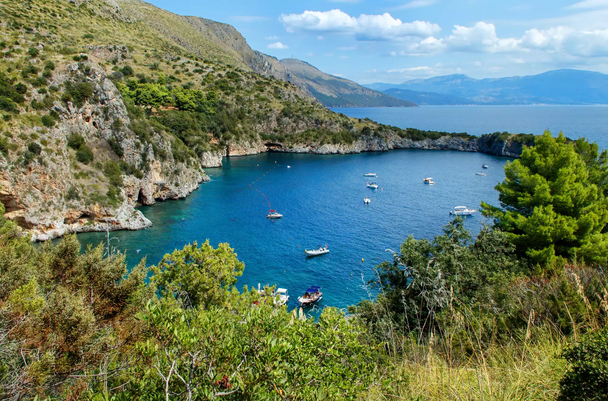 Vista aerea di Porto degli Infreschi a Marina di Camerota in Cilento