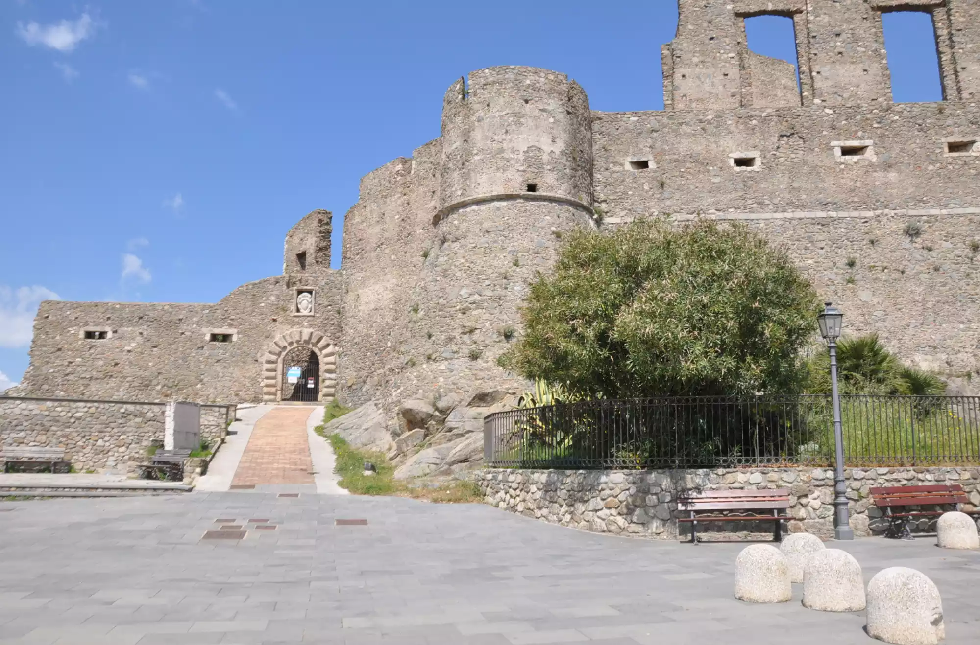 fotografia del castello di Squillace