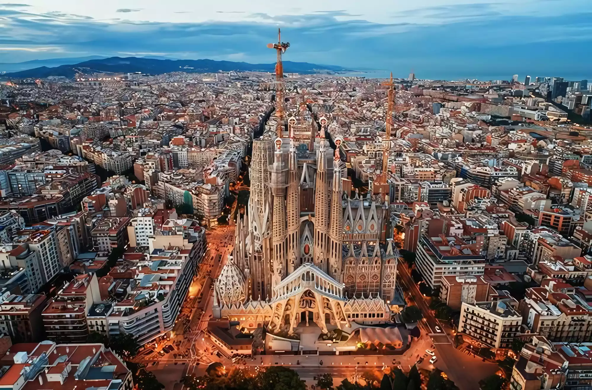 Barcellona e la Sagrada Familia vista dall'alto da viaggiatori senza glutine