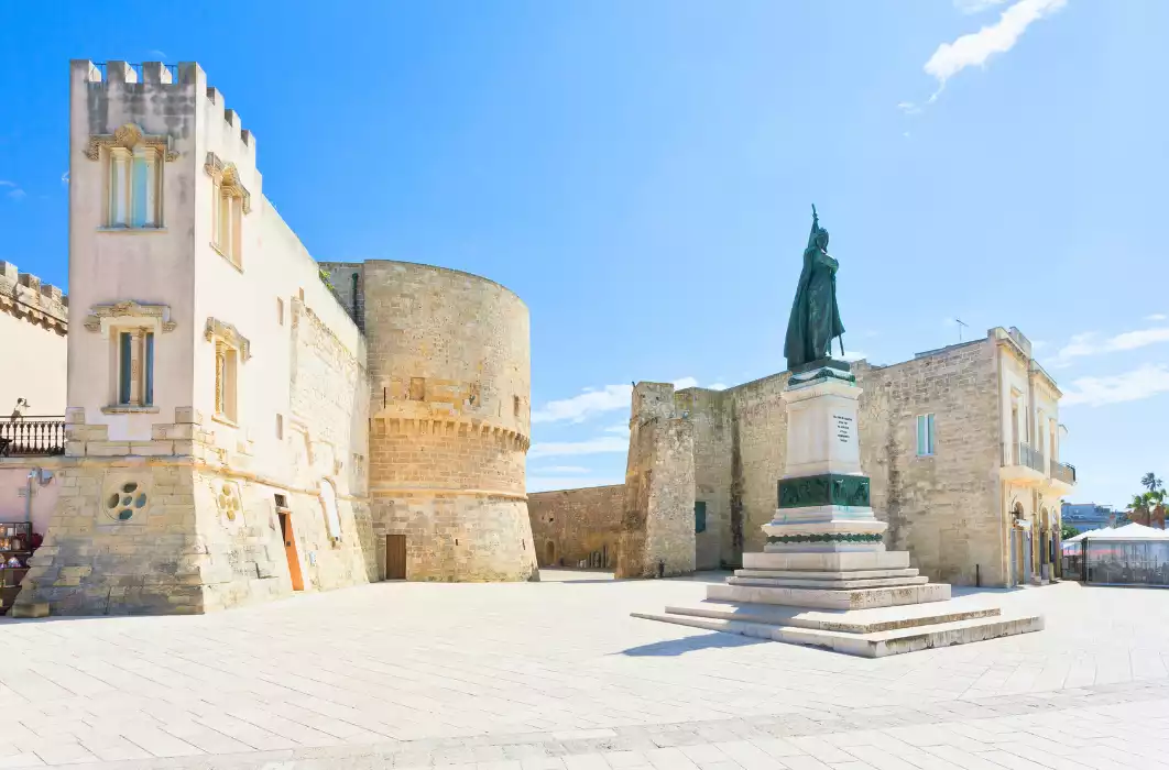 La piazza principale di Otranto