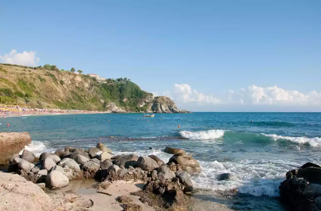 spiaggia di grotticelle a capo vaticano - Calabria tirrenica