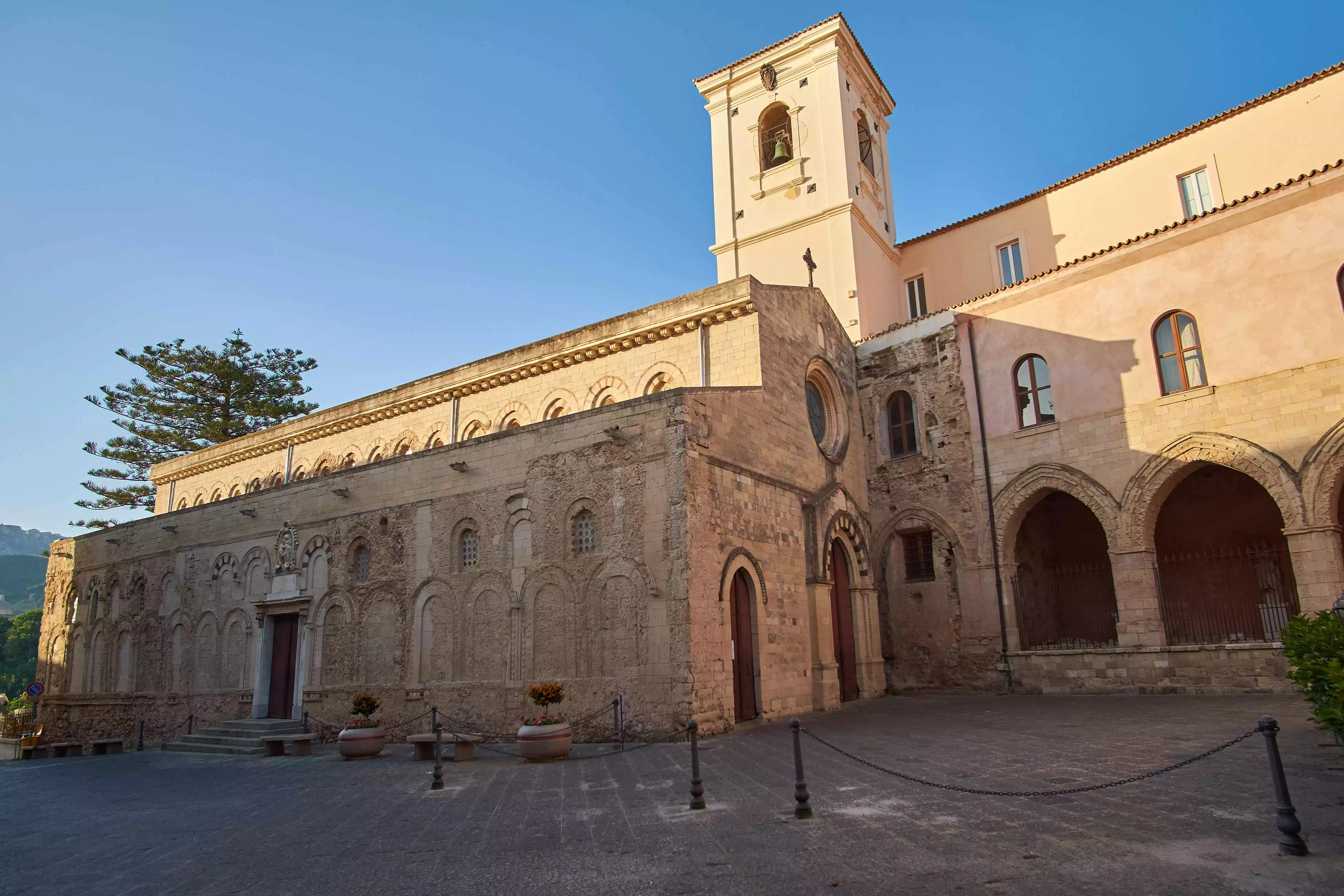 Cattedrale di Maria Santissima di Romania a Tropea