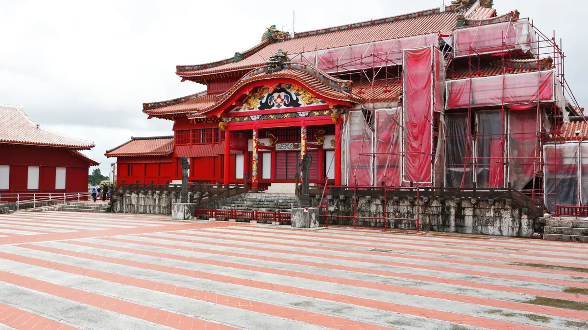 Castello di Shuri a Okinawa durante la ricostruzione