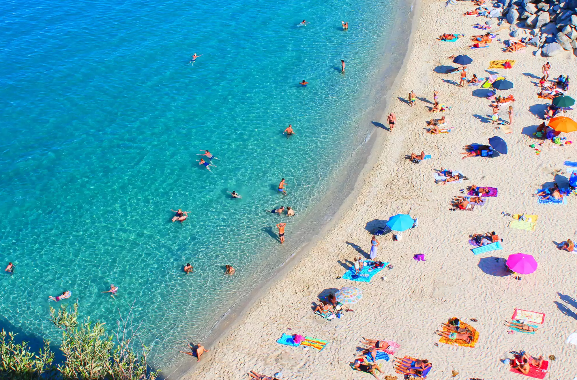 La spiaggia di Tropea in Calabria vista dall'alto