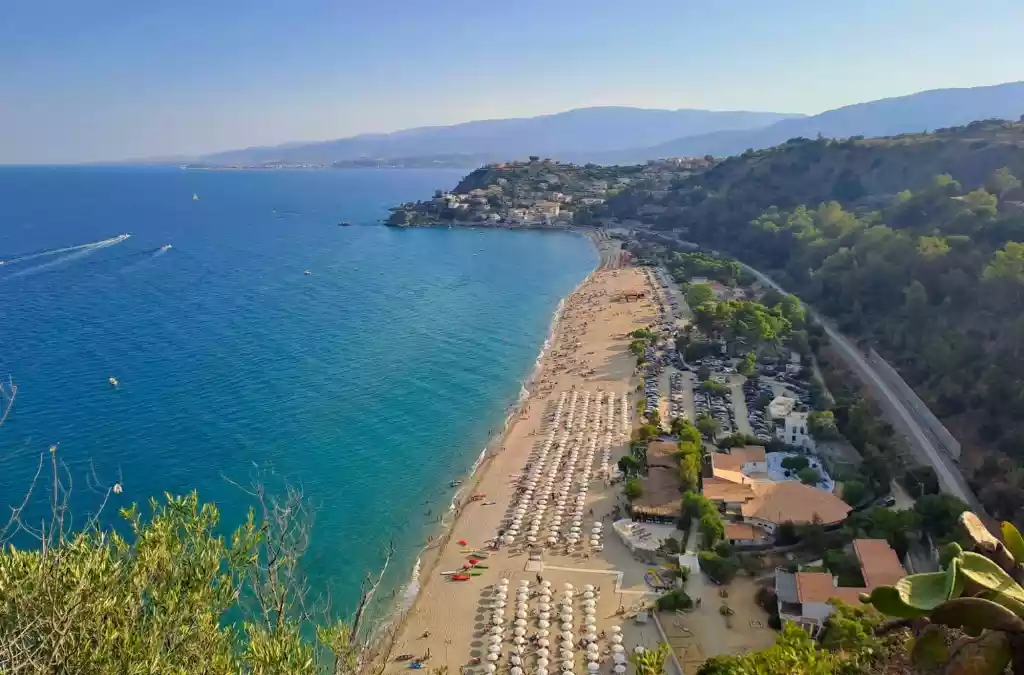 spiaggia di Camionia a Stalettì Calabria Ionica vista dall'alto