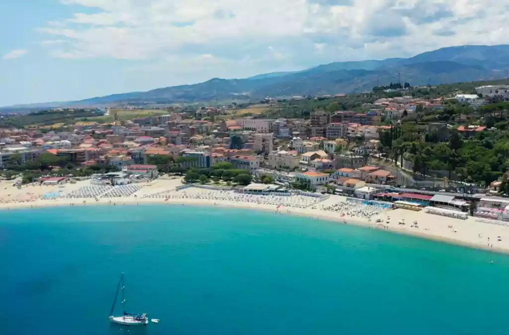 spiaggia di Soverato Calabria Ionica - vista dall'alto