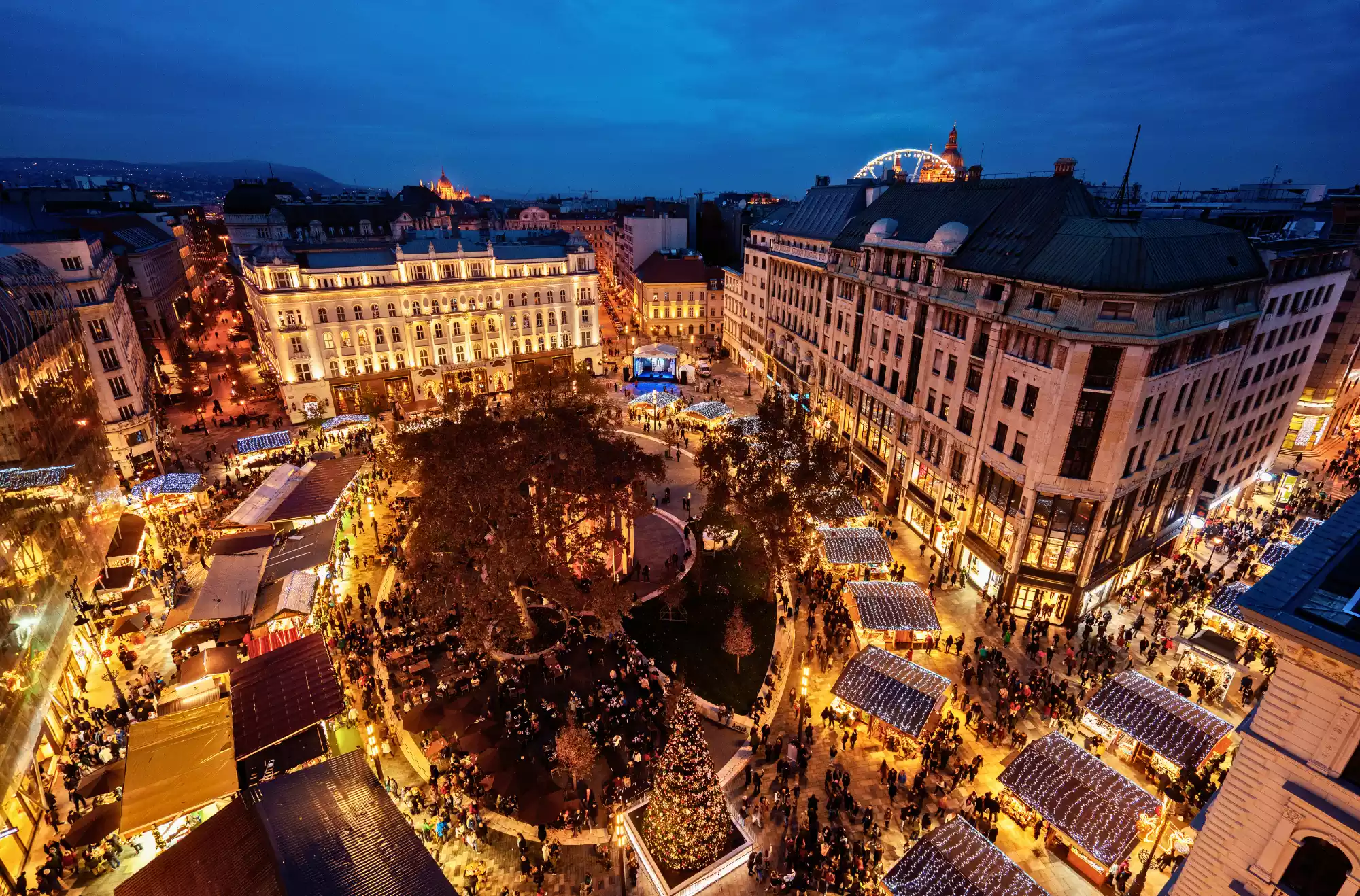 Mercatini di Natale a Budapest visti dall'alto