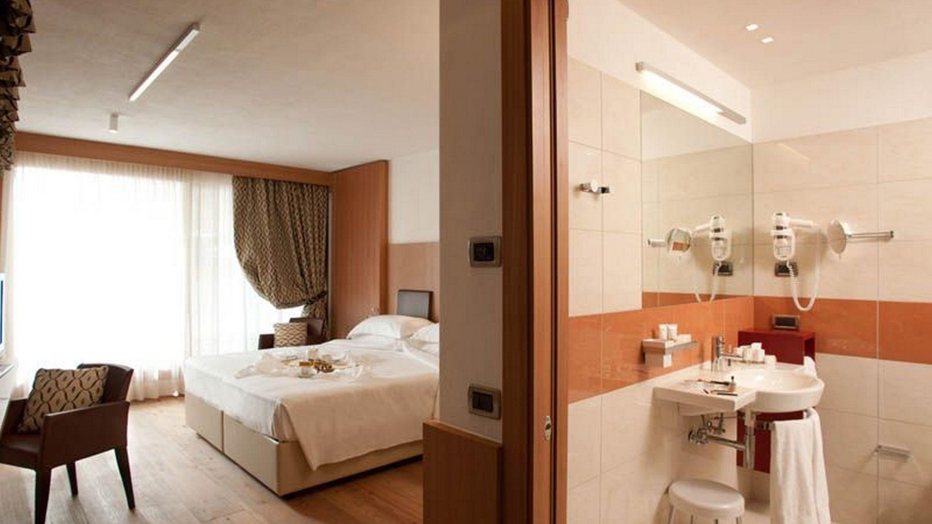Hotel Alaska Cortina