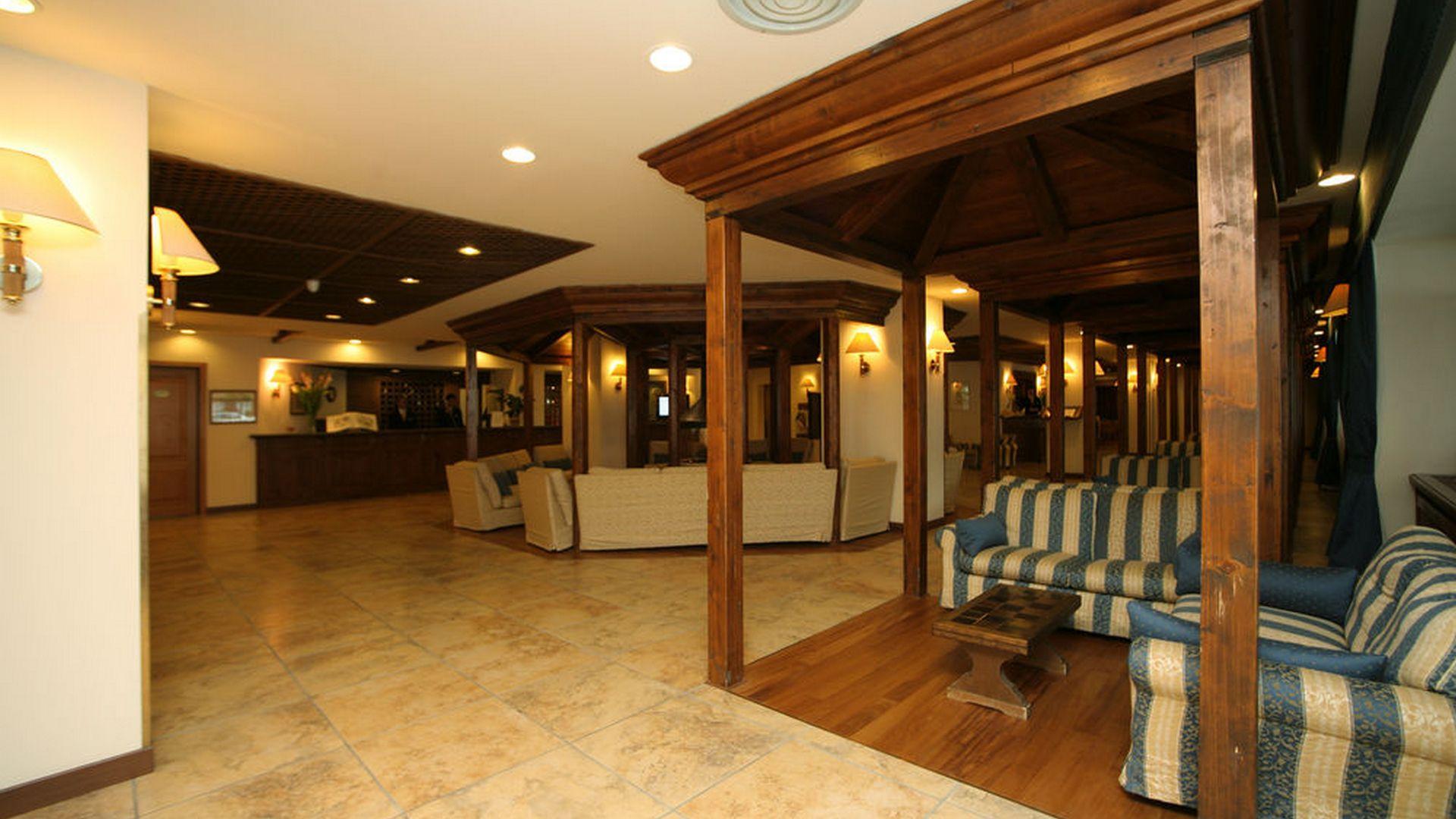 Hotel Alaska Cortina