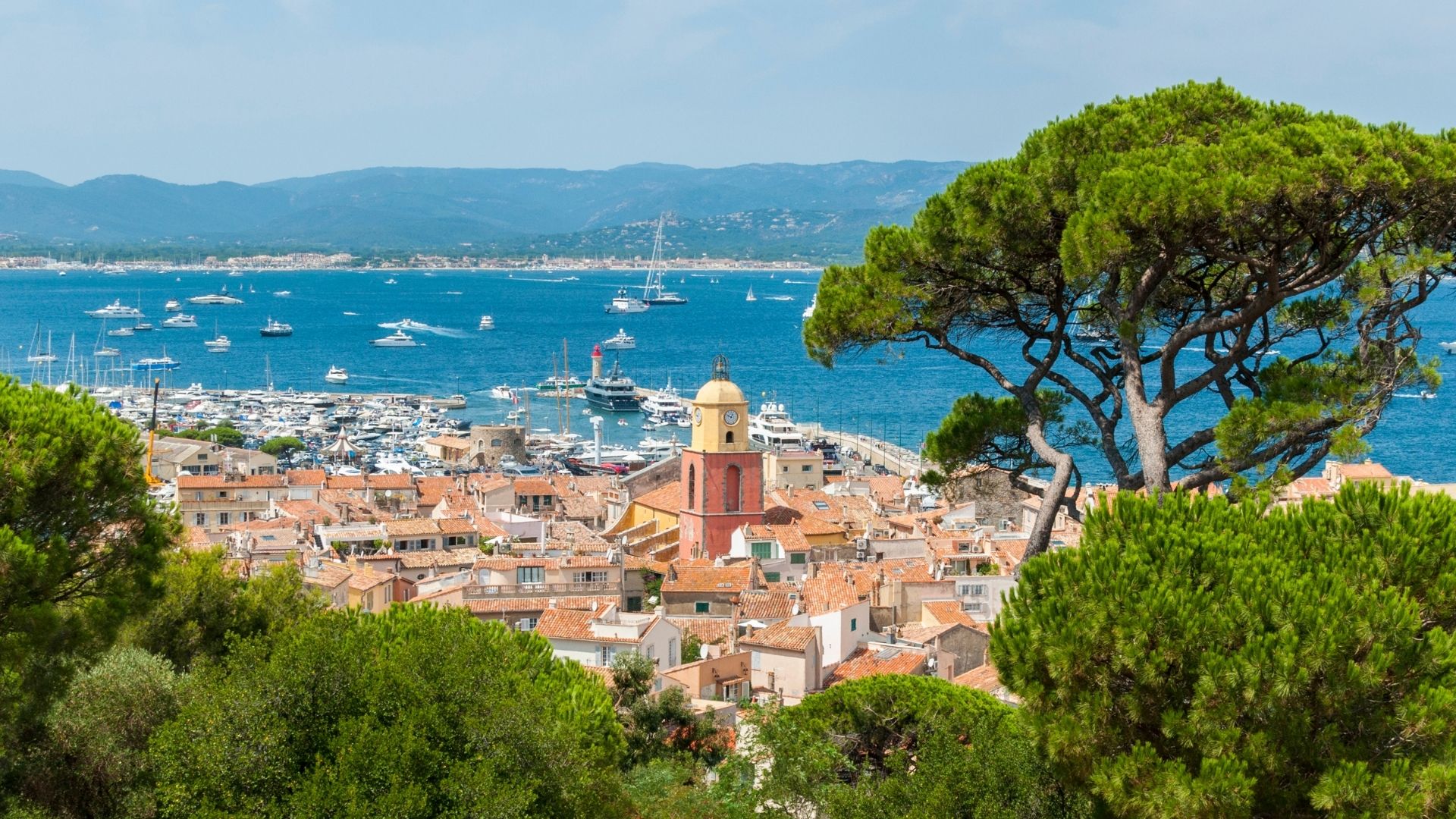 Tour Costa Azzurra, profumo di mare e di fiori con Pullman da Milano