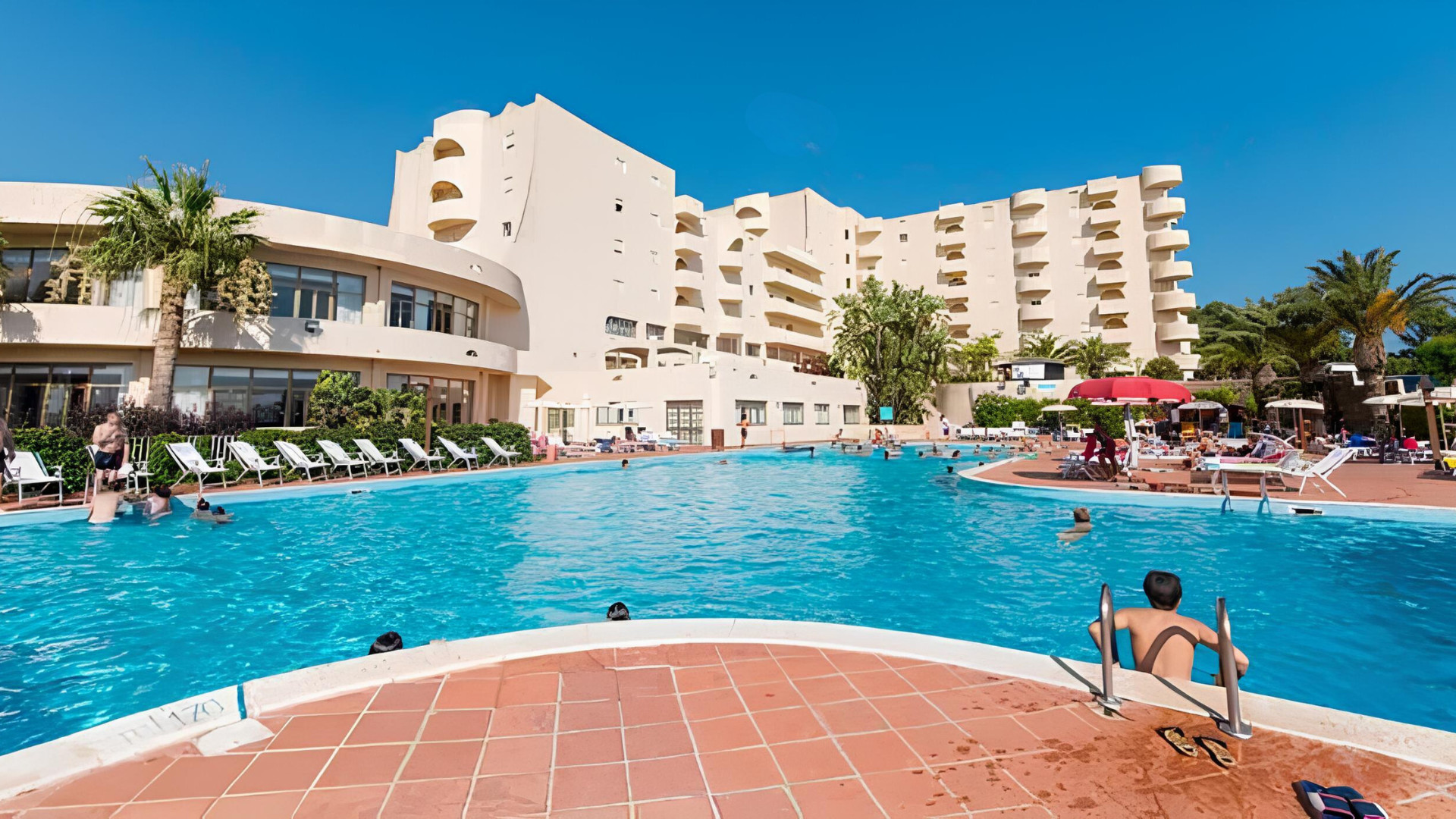 Paradise Beach Resort