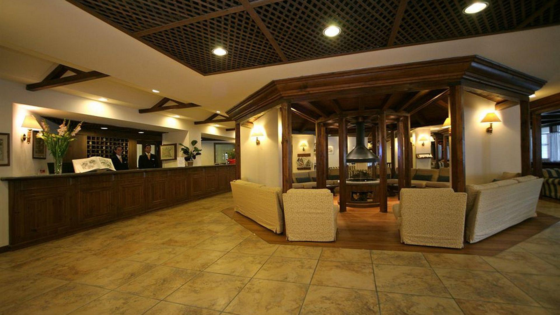 Hotel Alaska Cortina