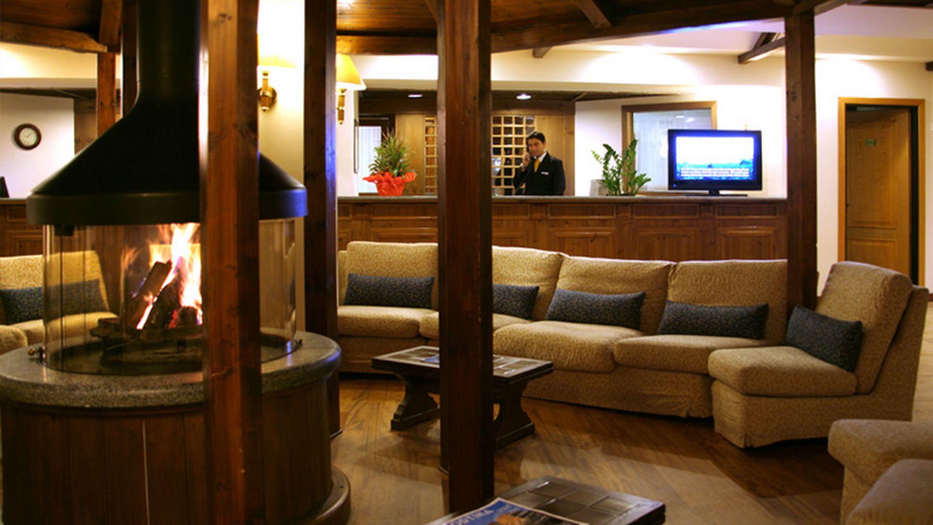 Hotel Alaska Cortina
