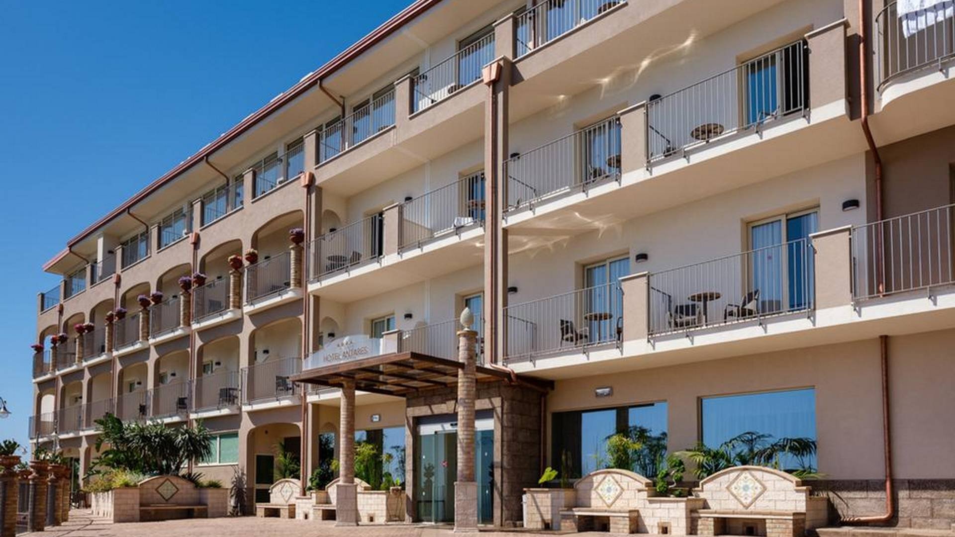 Hotel Antares