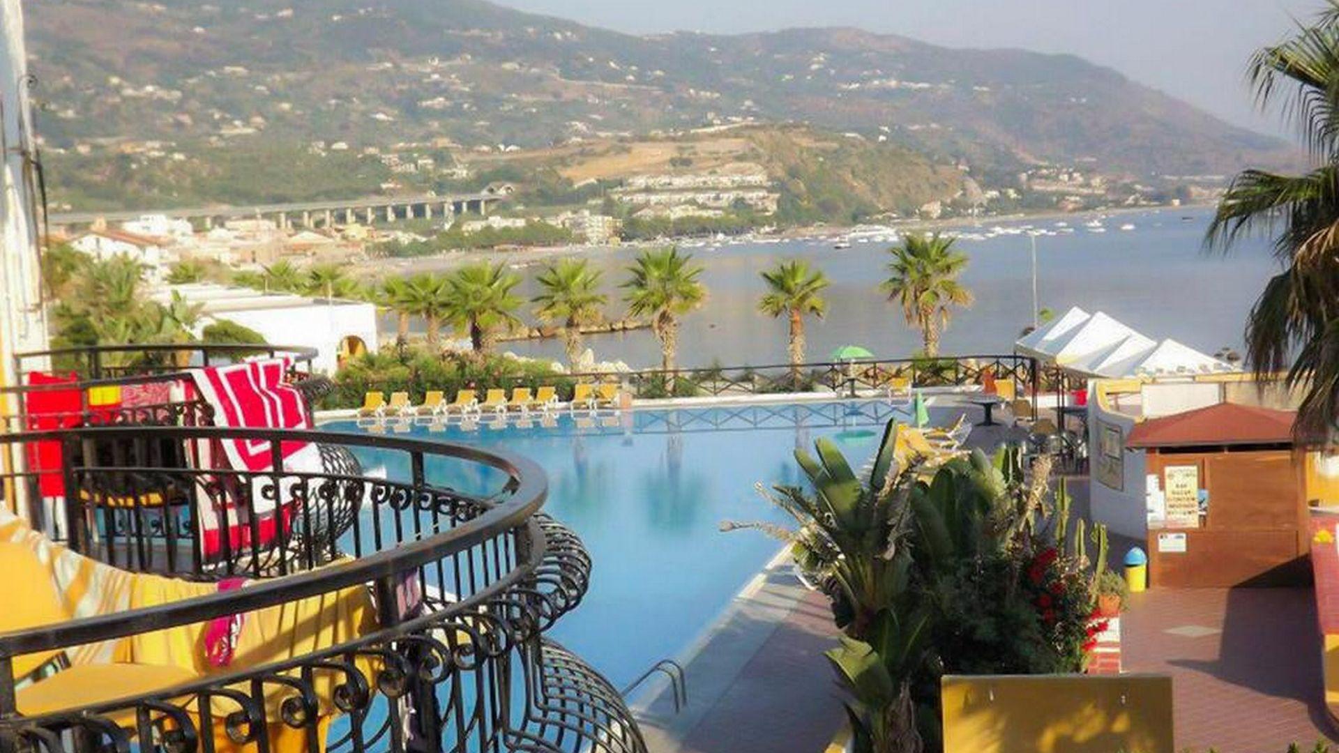 Hotel La Playa