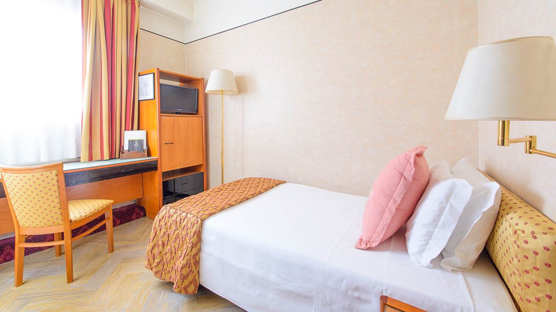 Admiral Art Hotel