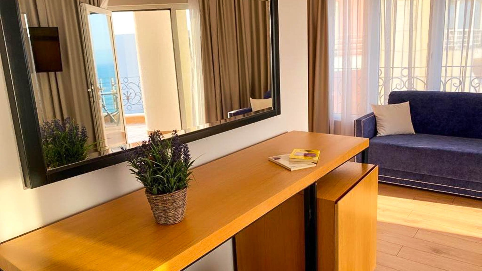Hotel Ami Mar