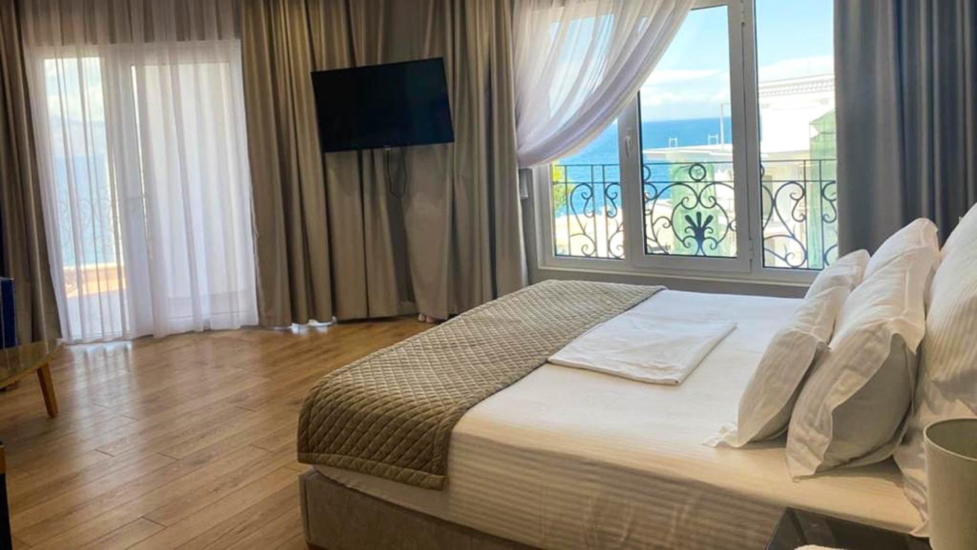 Hotel Ami Mar