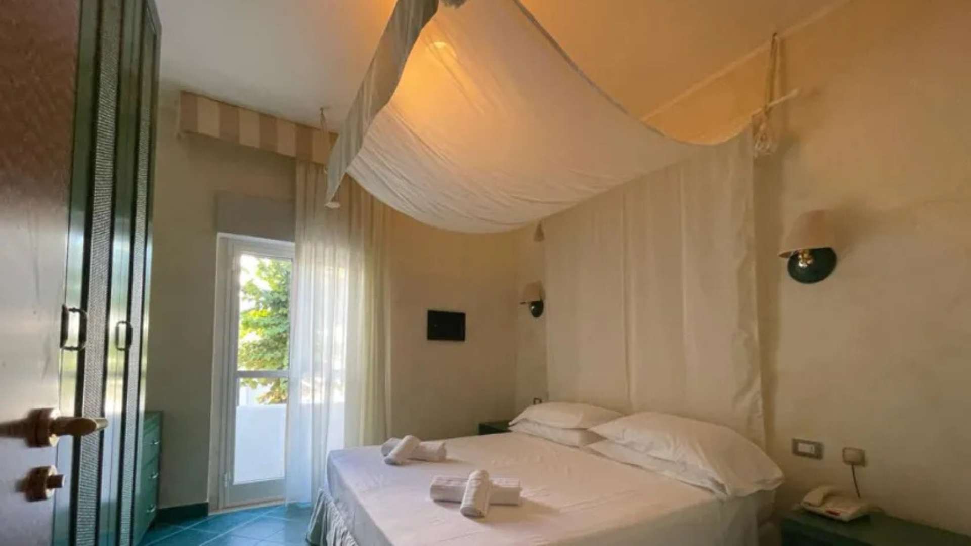 Apulia Hotel Baia dei Faraglioni