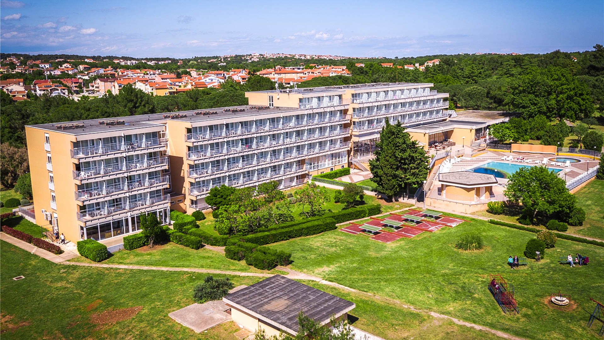 Arena Hotel Holiday