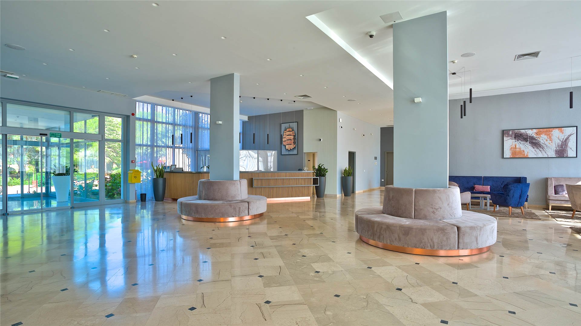 Arena Hotel Holiday