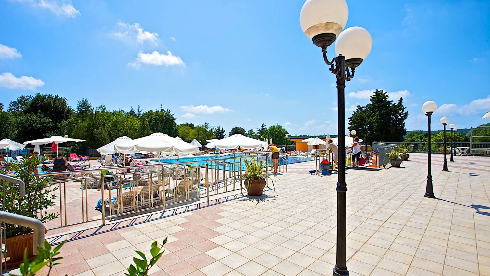 Arena Hotel Holiday