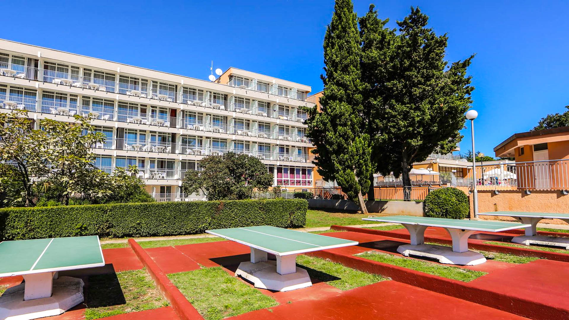 Arena Hotel Holiday