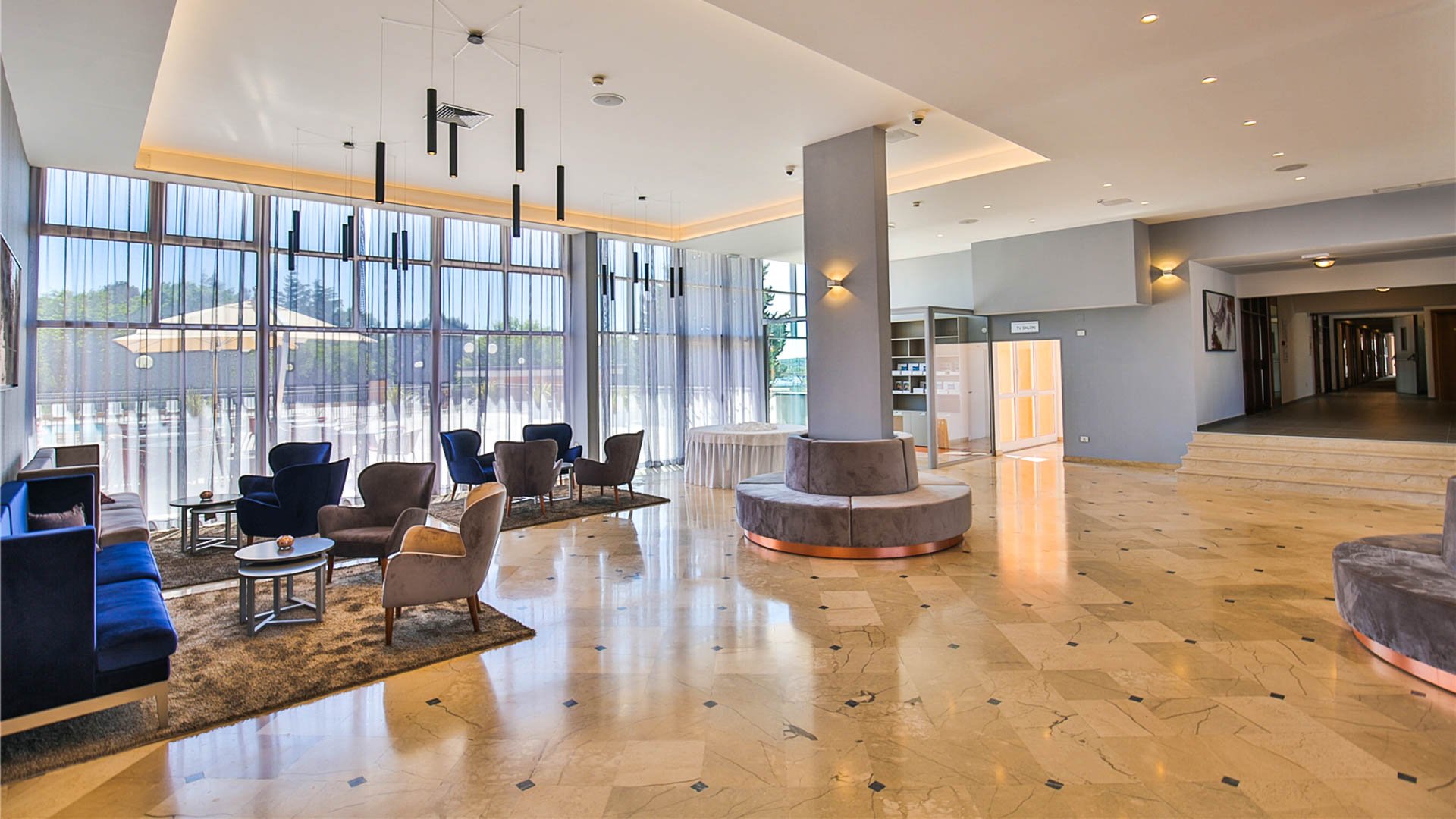 Arena Hotel Holiday