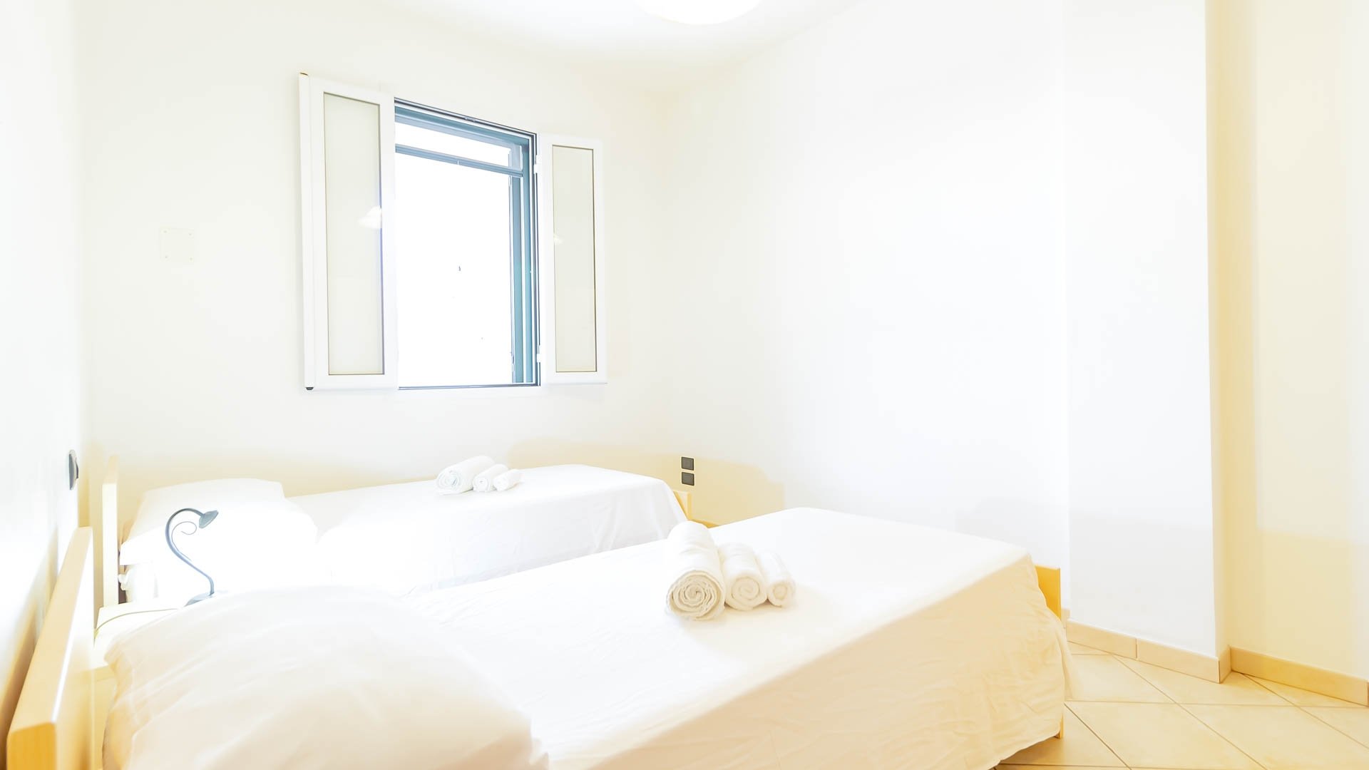 Atena Flat