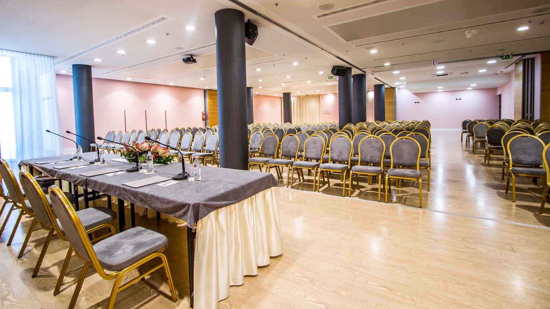 Atrium Hotel