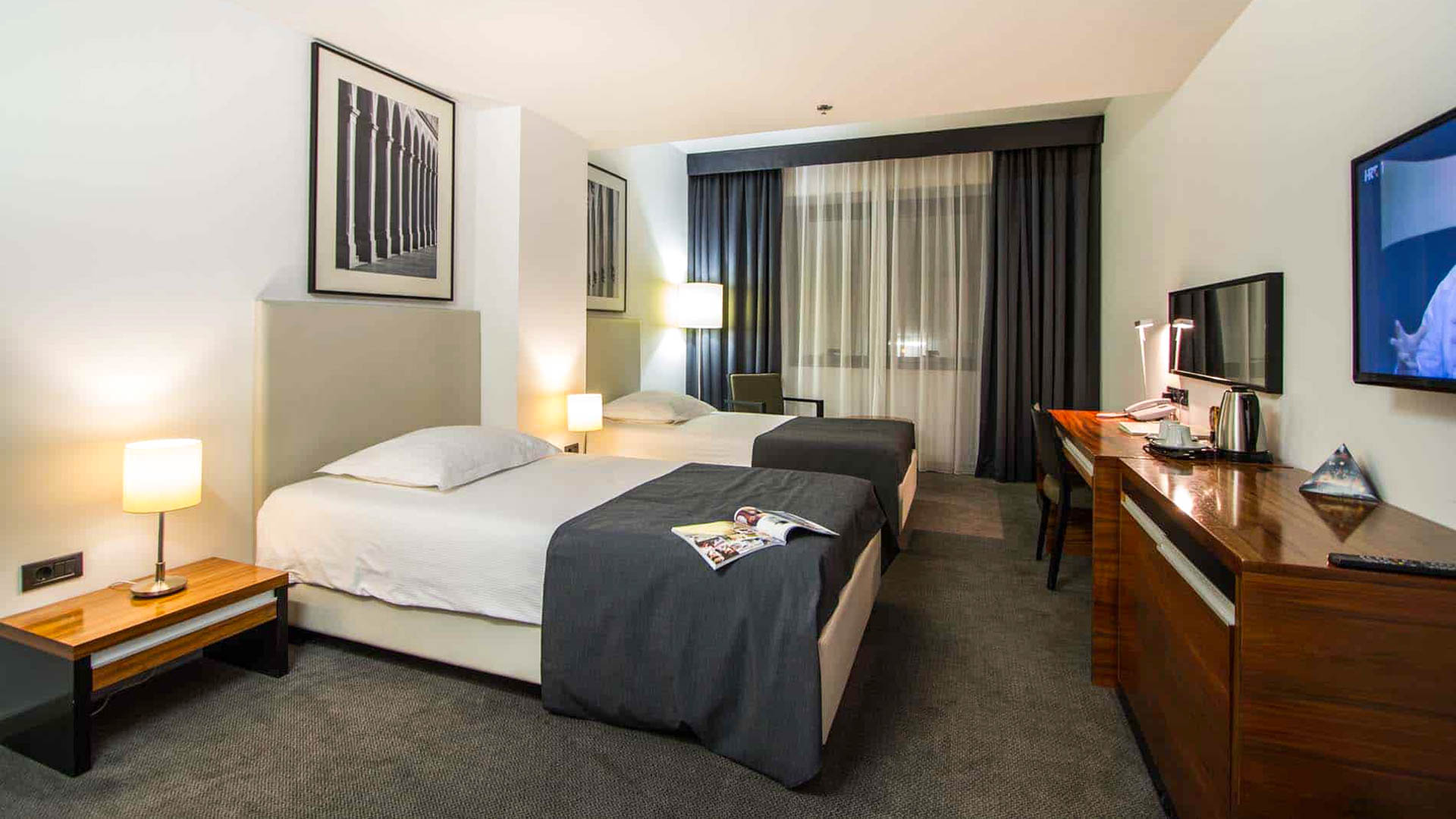 Atrium Hotel