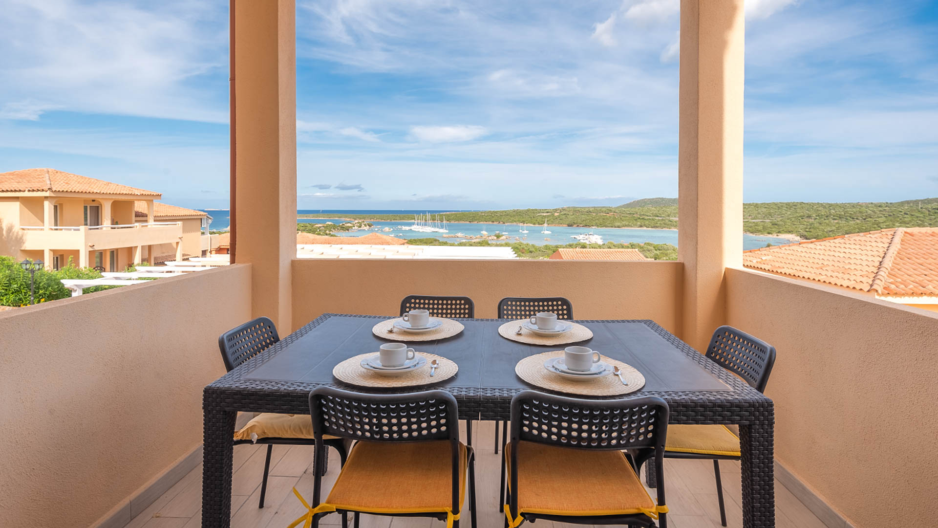 Baia De Bahas Residence