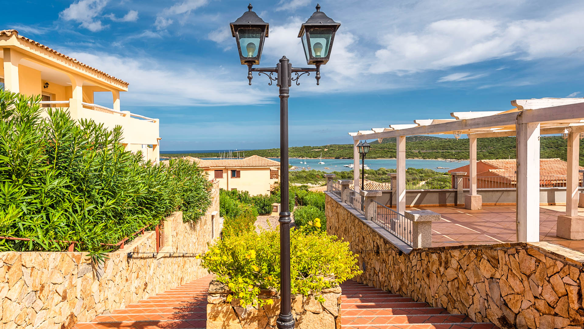 Baia De Bahas Residence