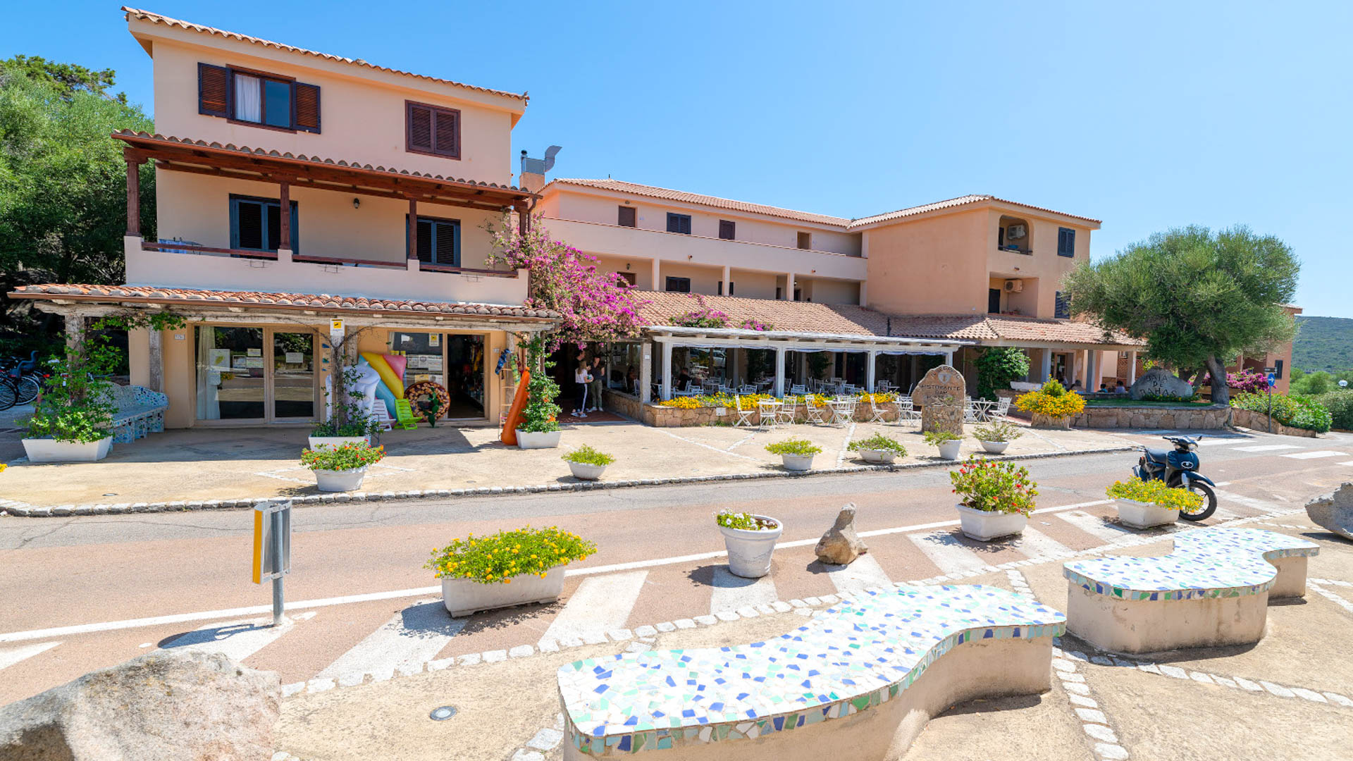 Baia De Bahas Residence