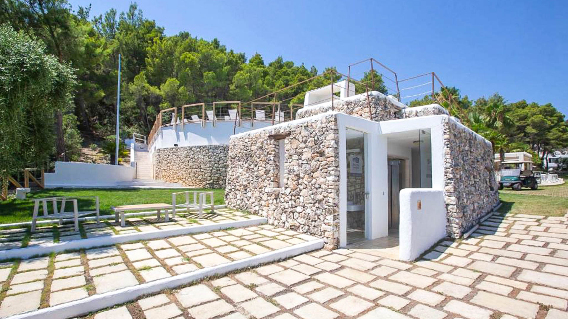 Baia dei Faraglioni Resort