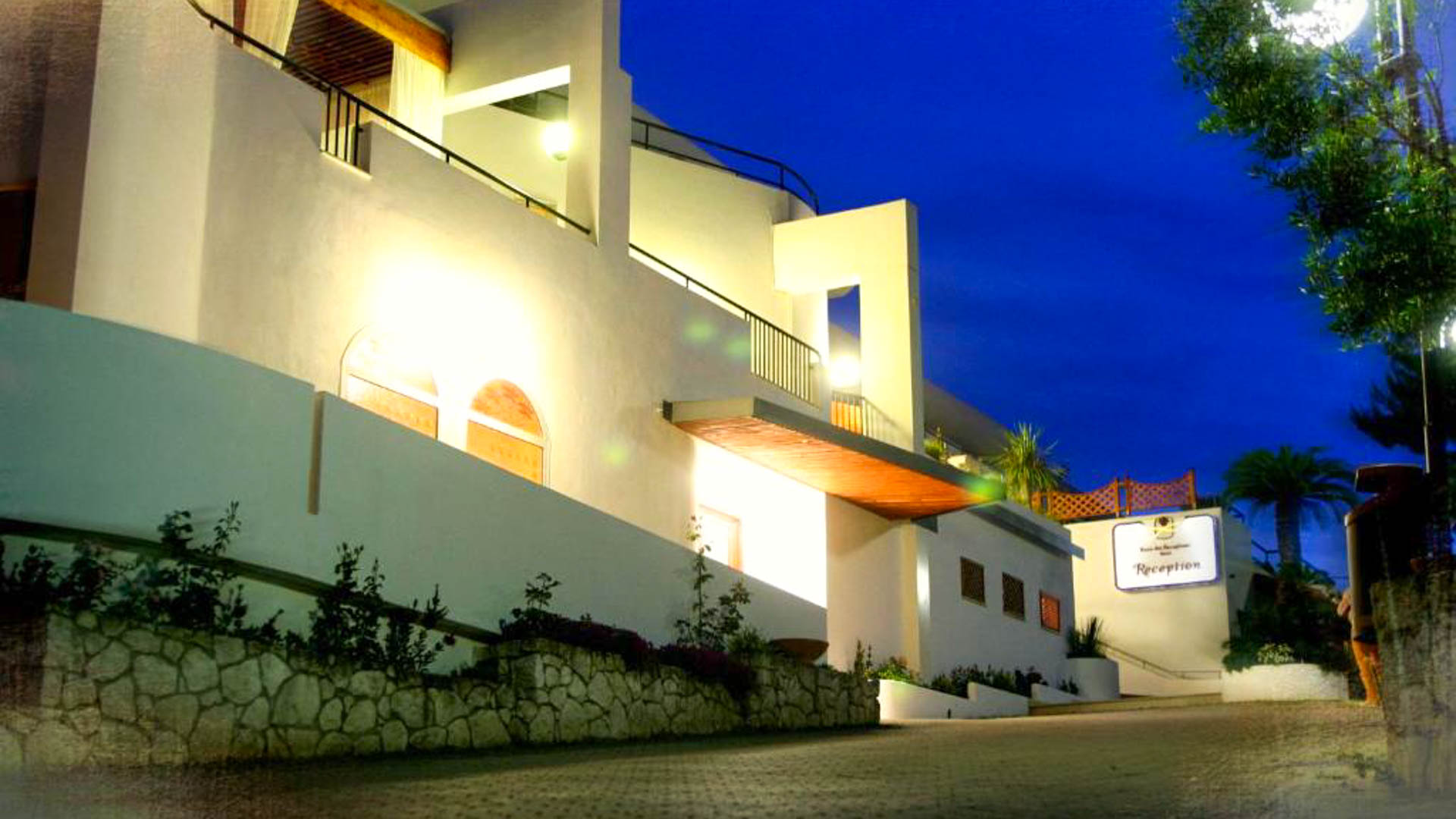 Baia dei Faraglioni Resort