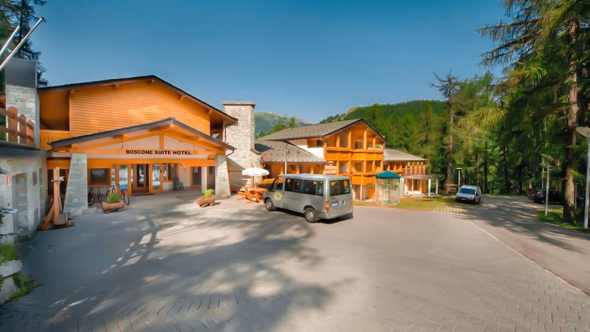 Boscone Suite Hotel