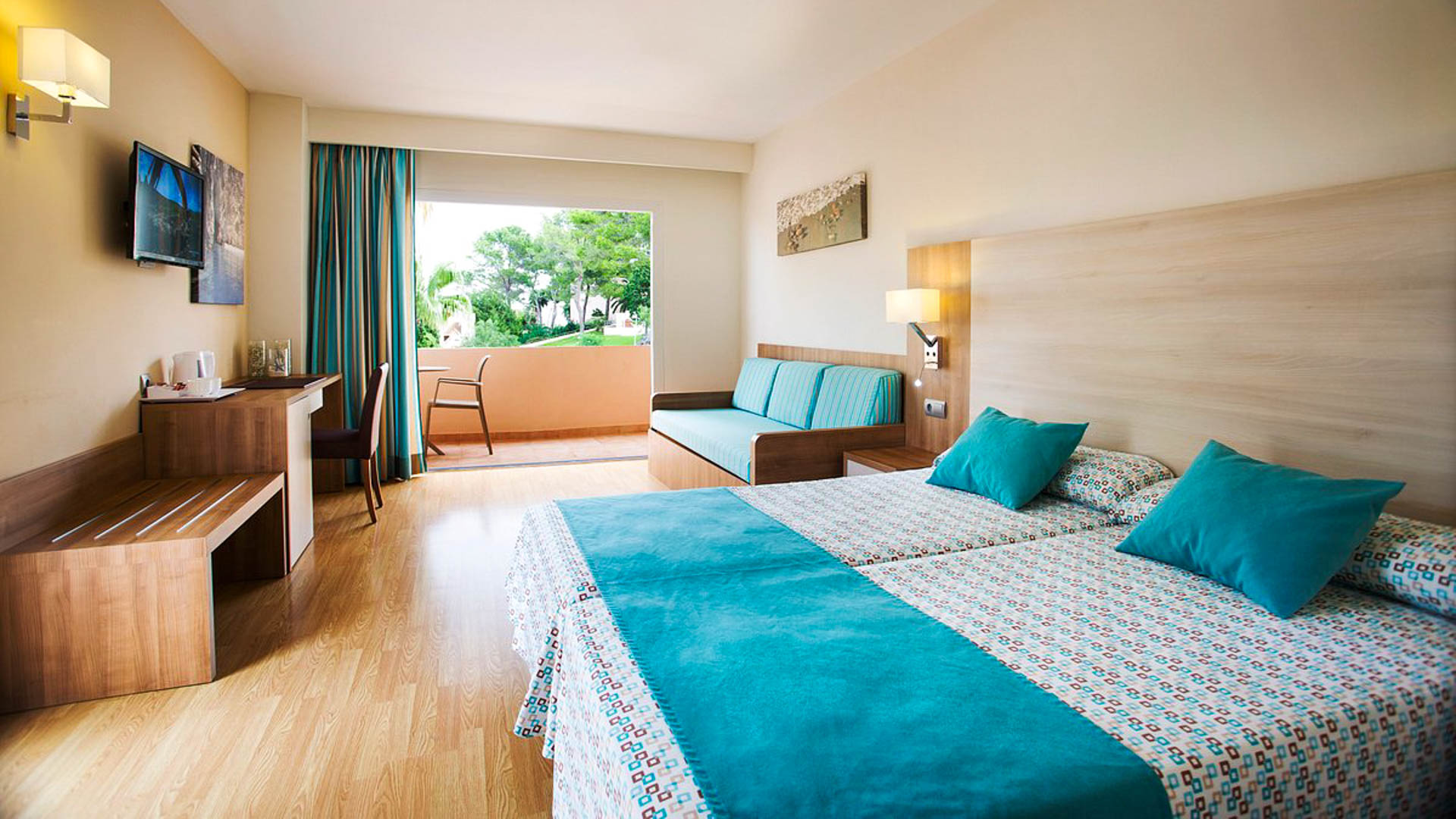 Invisa Hotel Cala Blanca