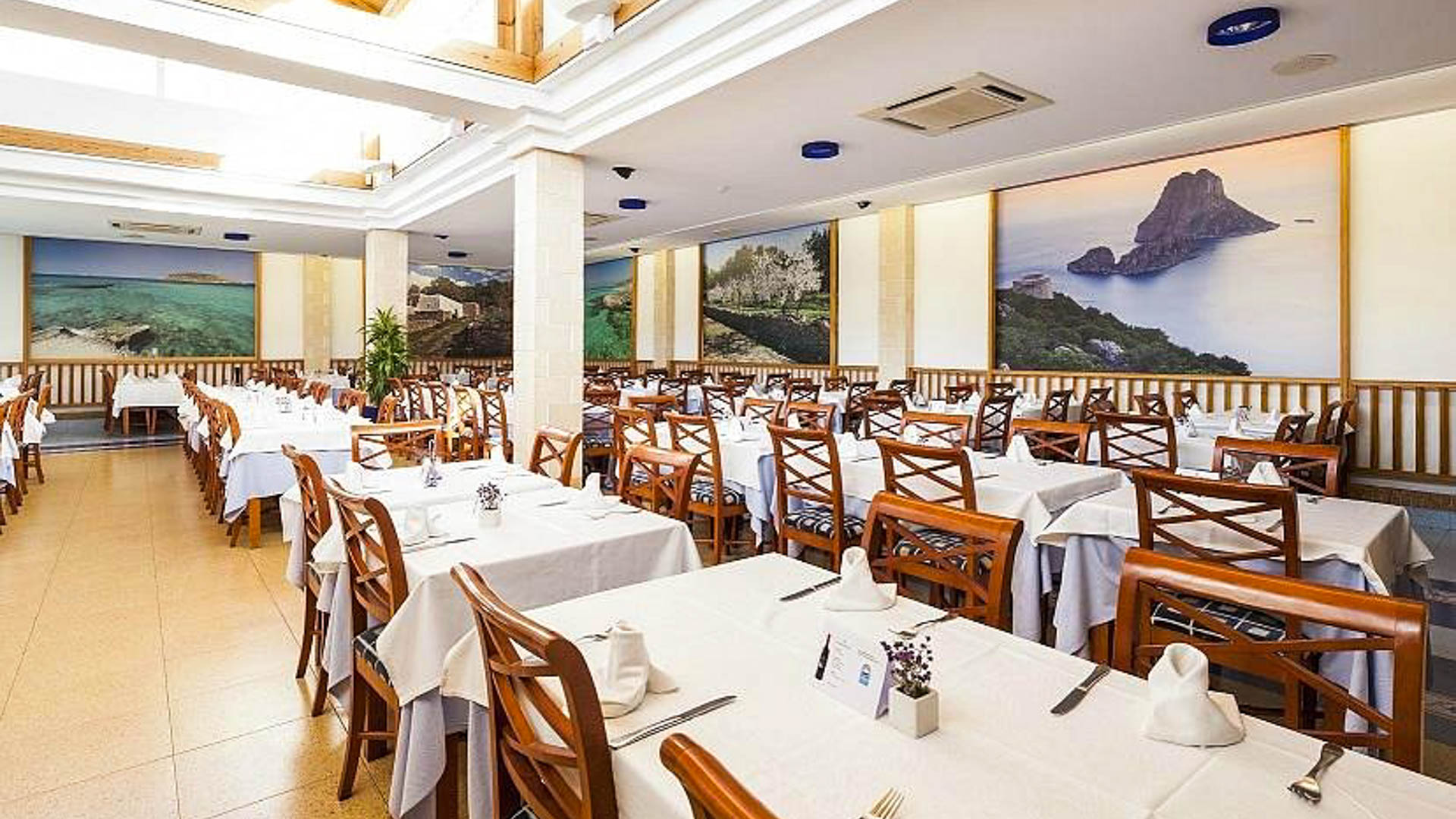 Invisa Hotel Cala Blanca