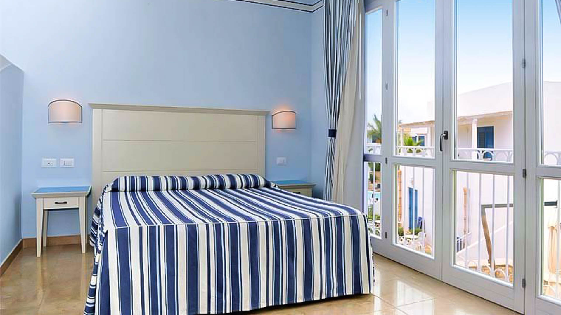 Cala La Luna Resort